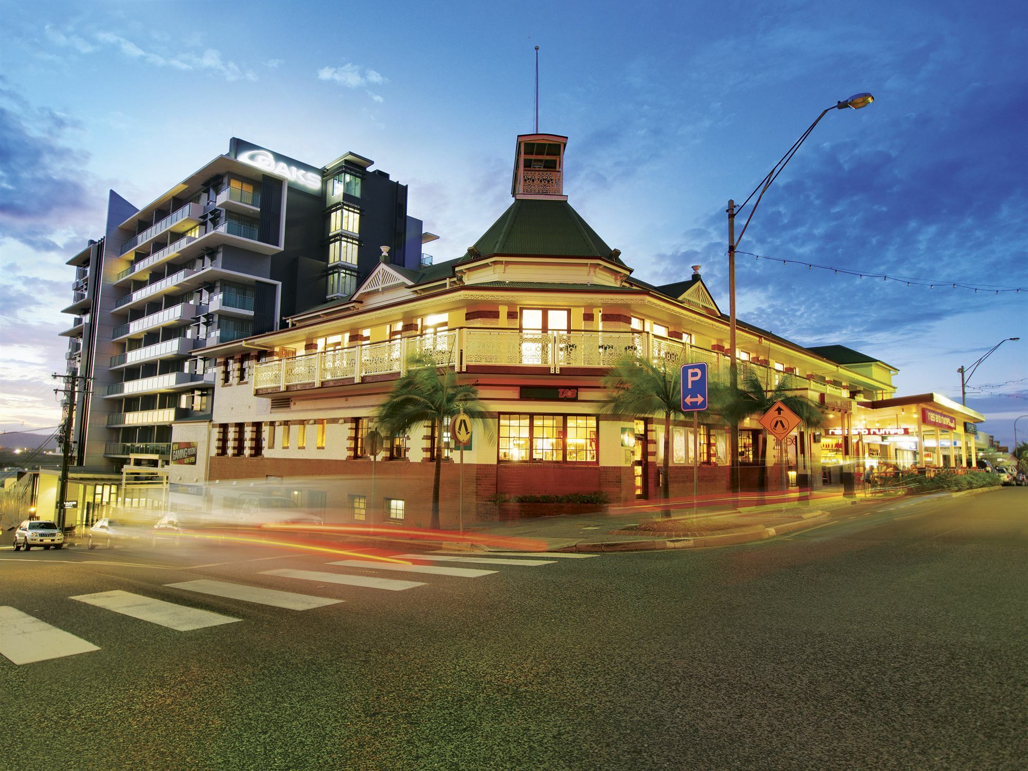 Oaks Gladstone Grand Hotel Exterior photo